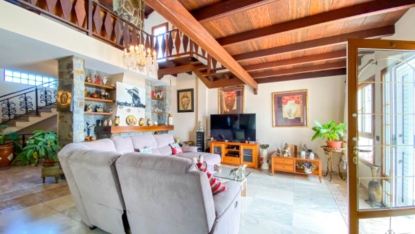 3 Bedroom  House / Villa 3