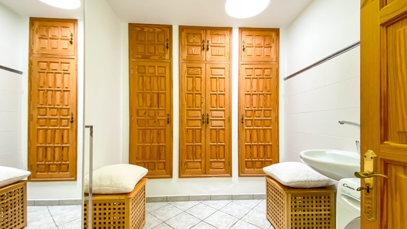 - Macher - Roper Properties