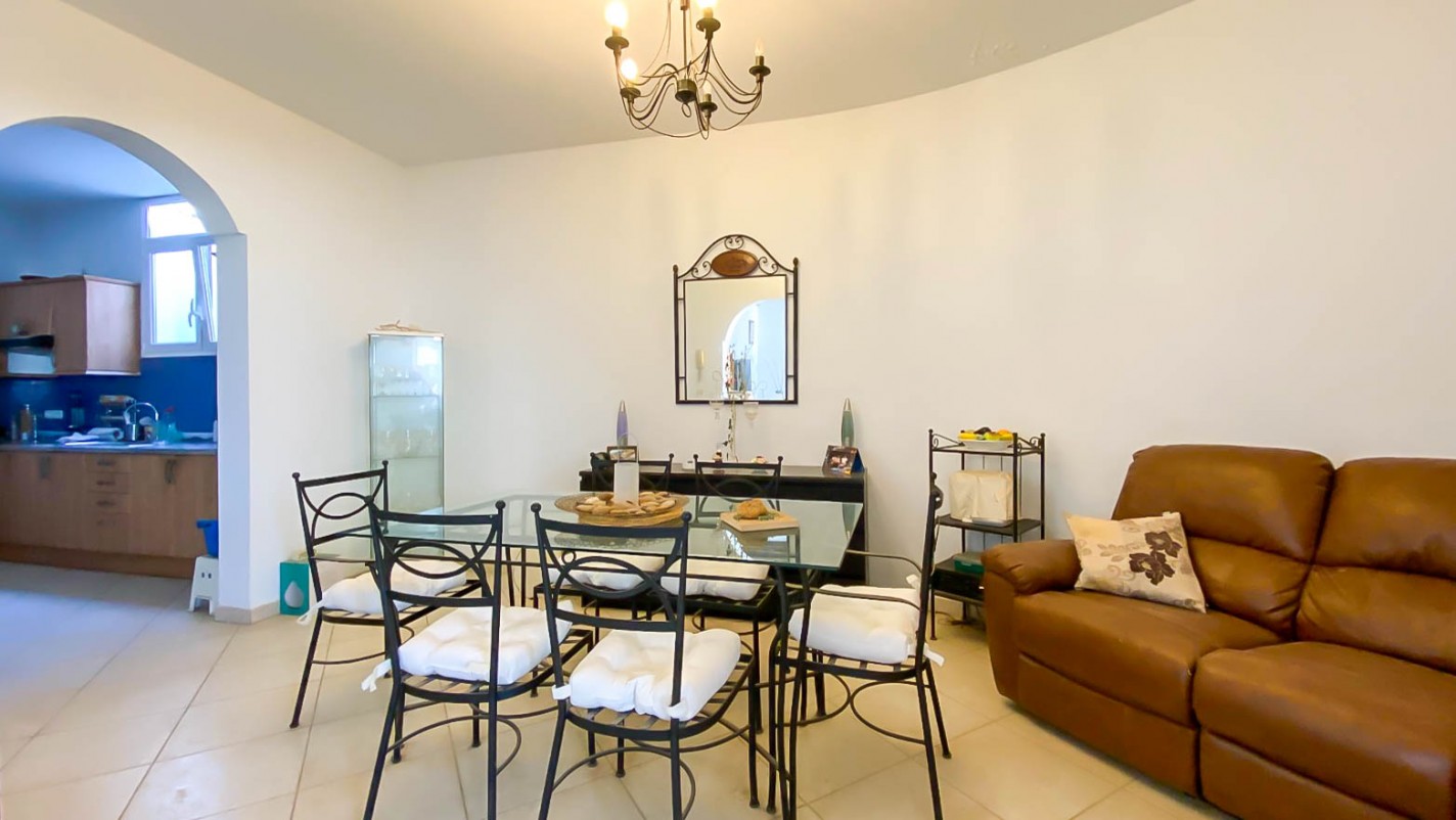 - Tias - Roper Properties