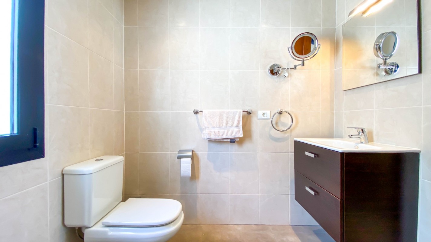- Puerto Del Carmen - Roper Properties