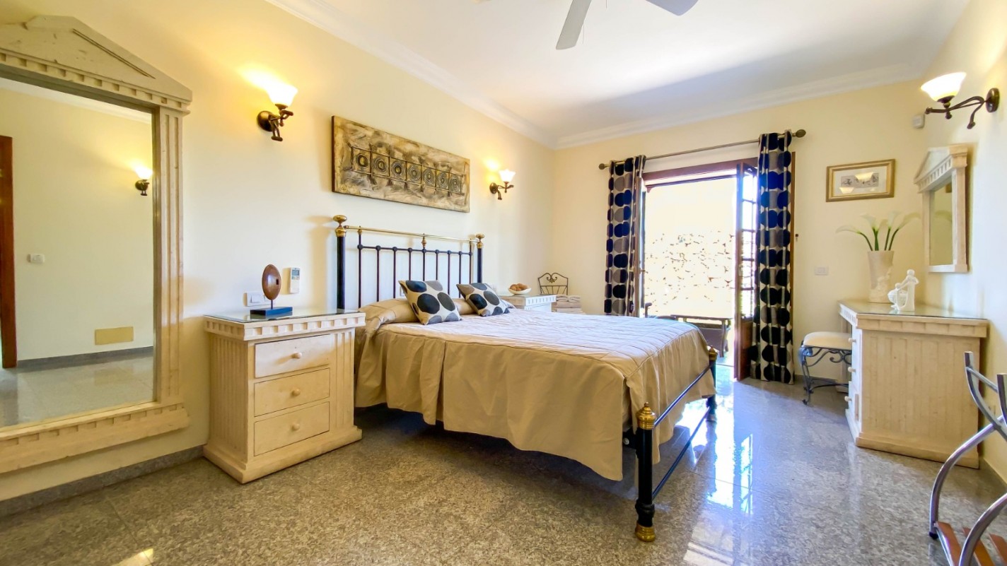 - Puerto Del Carmen - Roper Properties