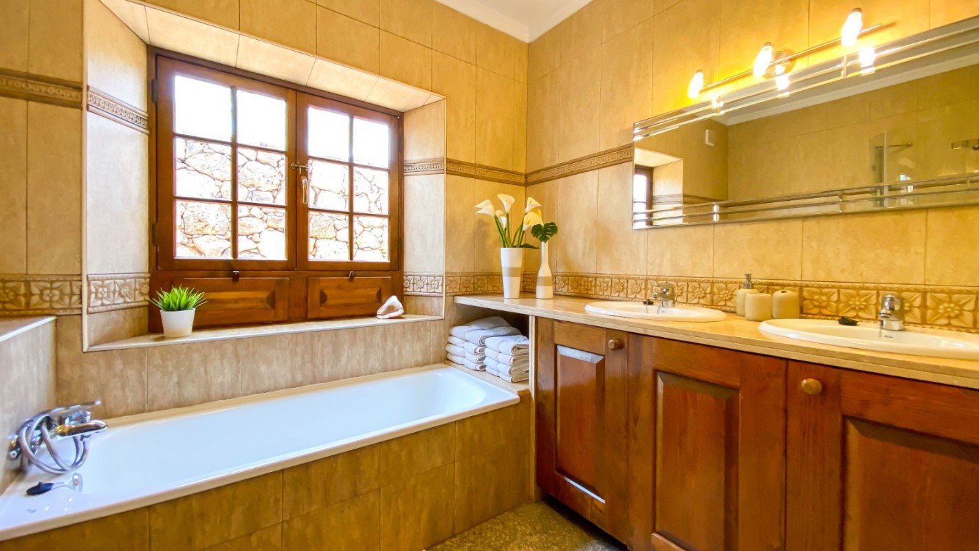 - Puerto Del Carmen - Roper Properties