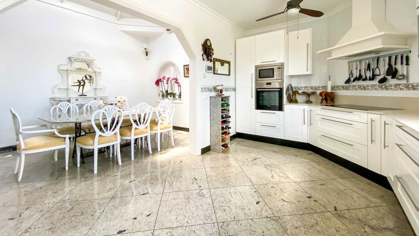 - Puerto Del Carmen - Roper Properties