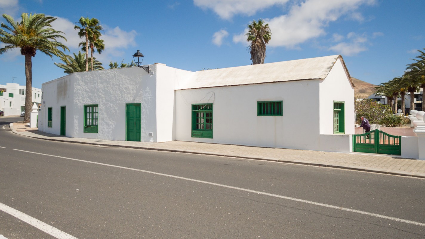 - Yaiza - Roper Properties