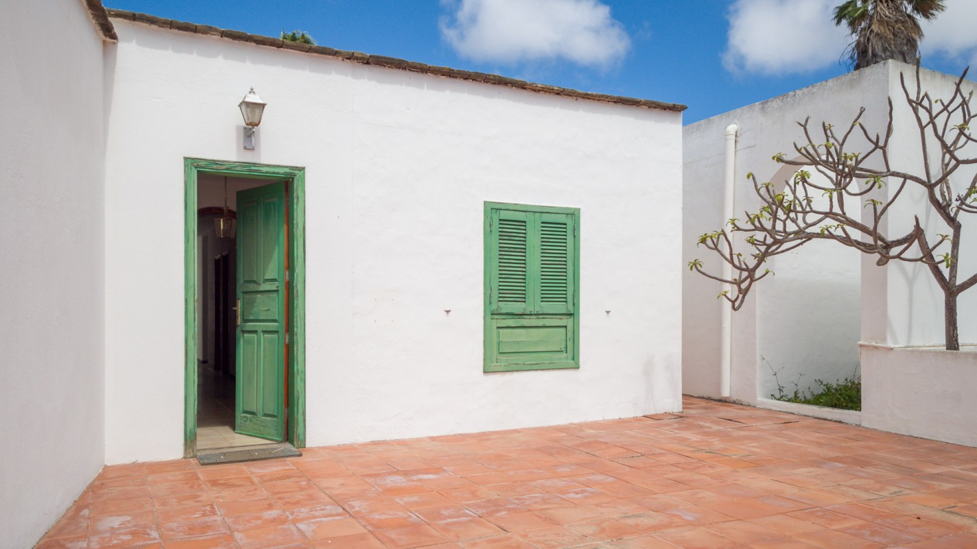 - Yaiza - Roper Properties