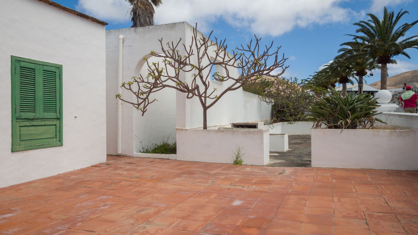 - Yaiza - Roper Properties