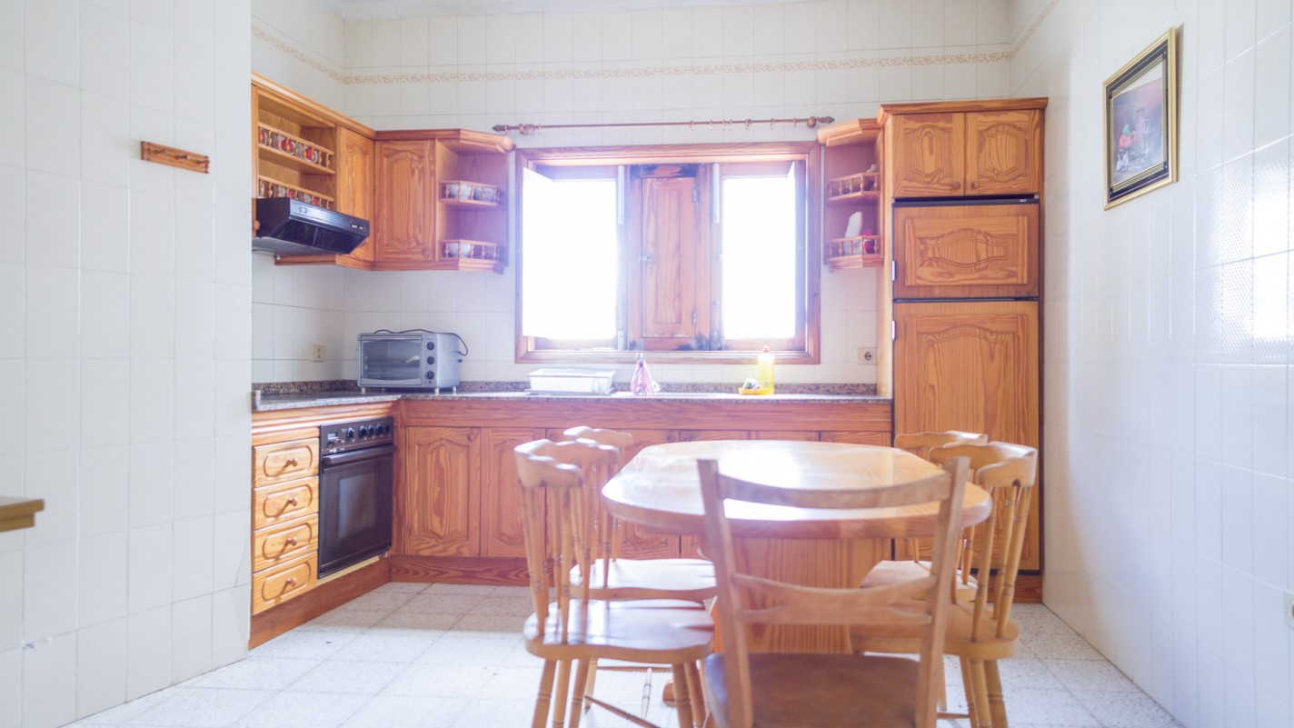 - Yaiza - Roper Properties