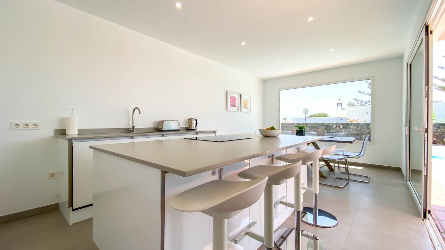 - Puerto Del Carmen - Roper Properties