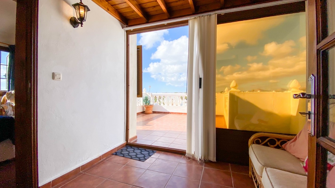 - Costa Teguise - Roper Properties