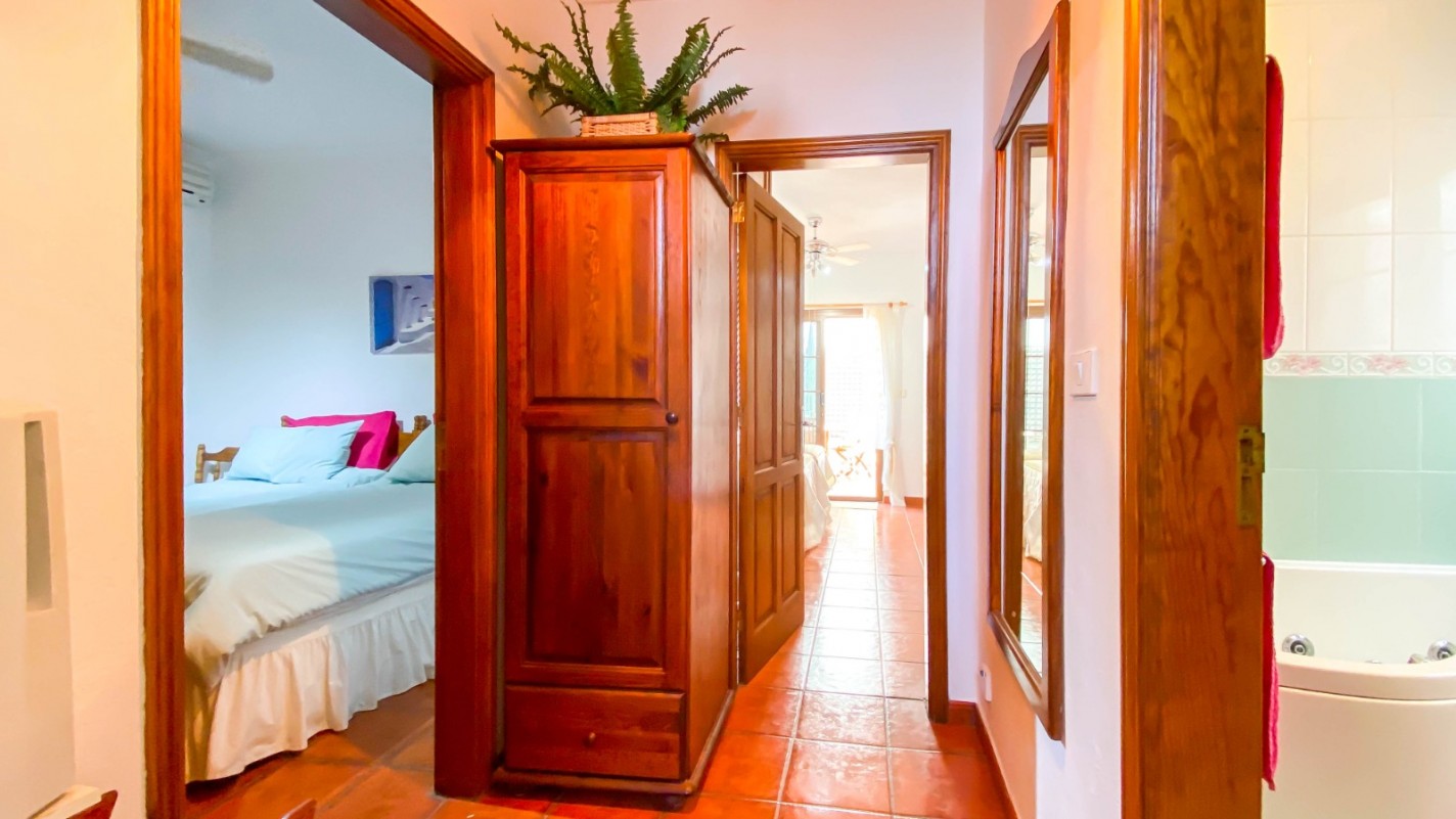 - Costa Teguise - Roper Properties