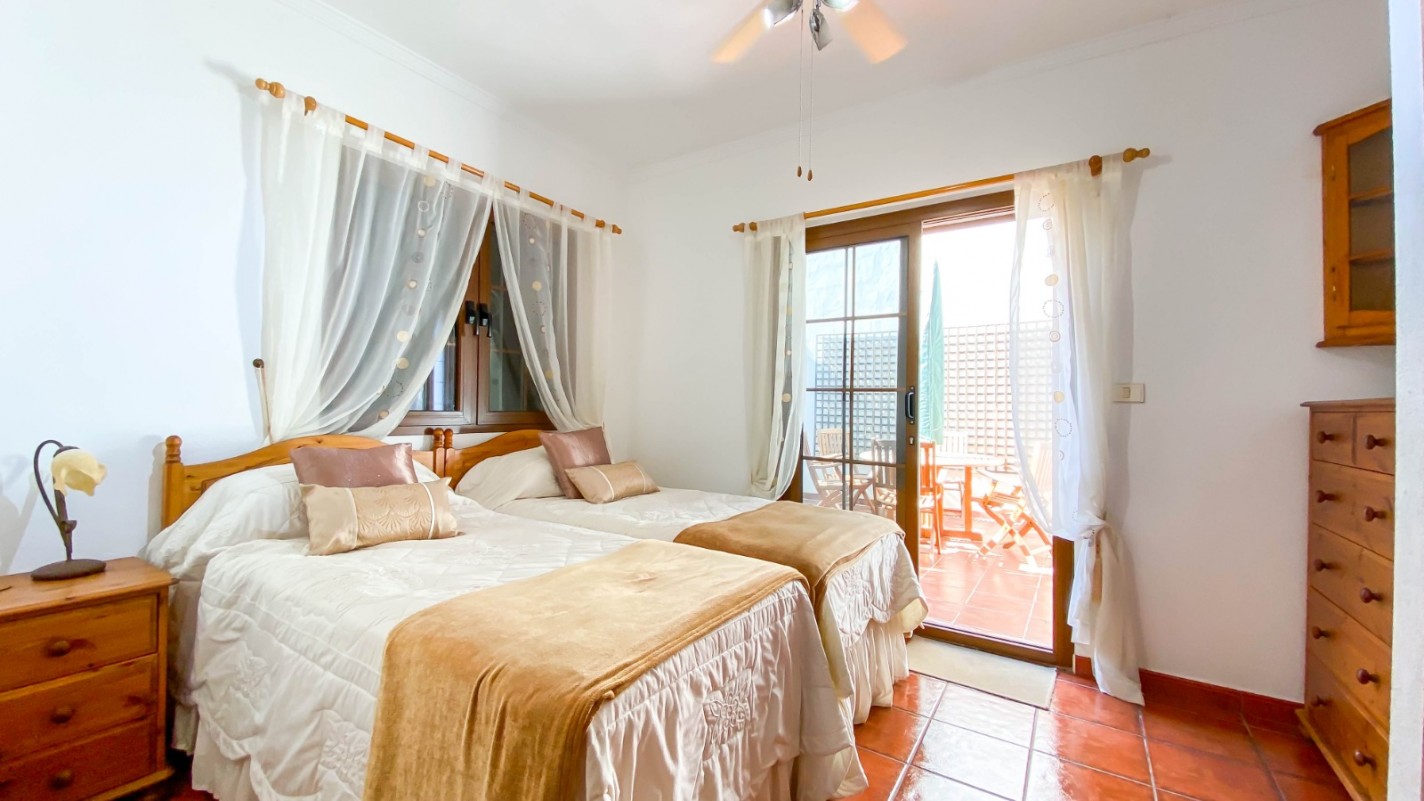 - Costa Teguise - Roper Properties