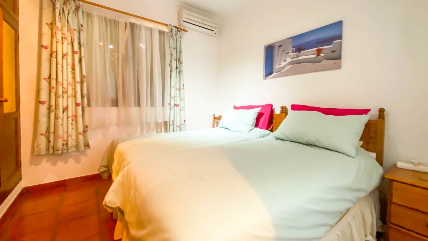 - Costa Teguise - Roper Properties