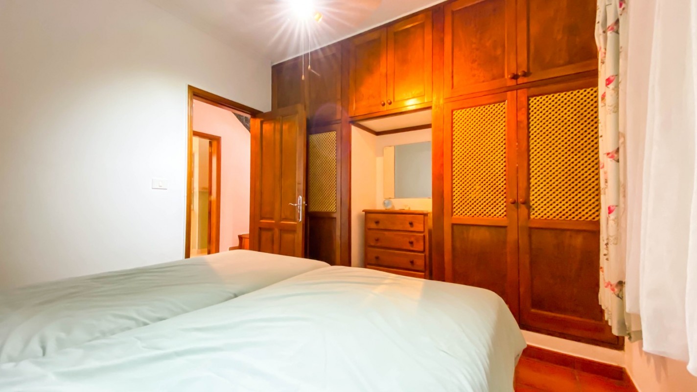 - Costa Teguise - Roper Properties