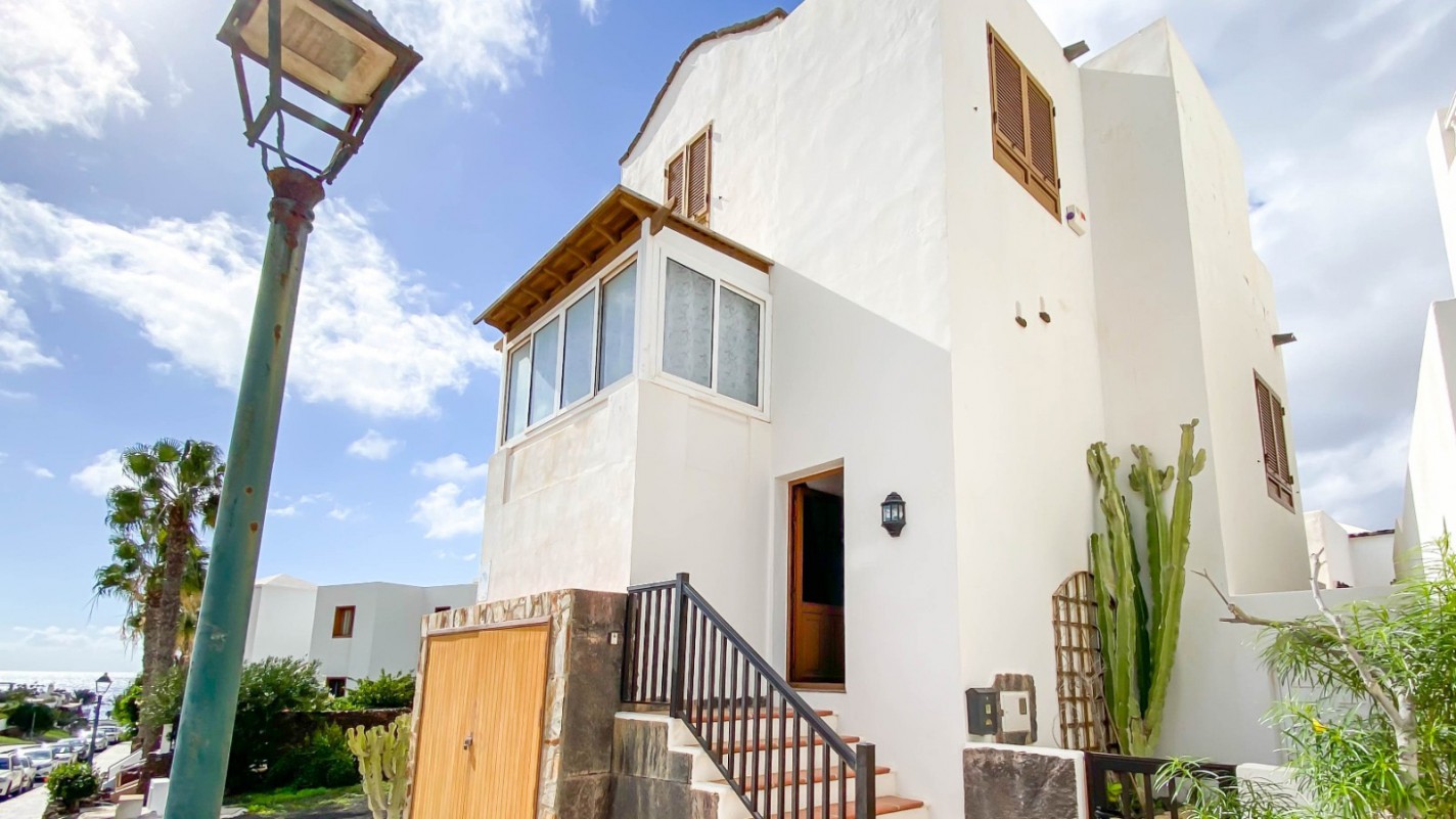 - Costa Teguise - Roper Properties