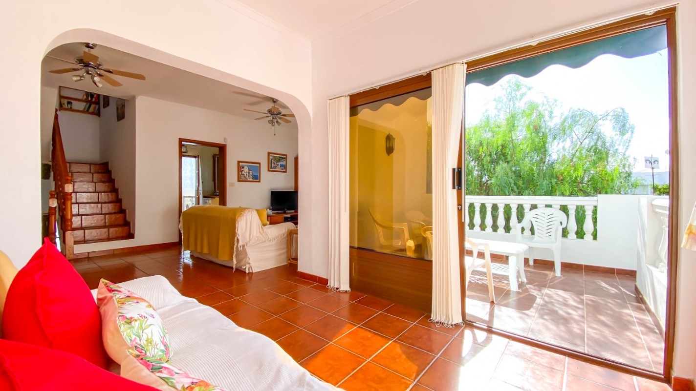 - Costa Teguise - Roper Properties