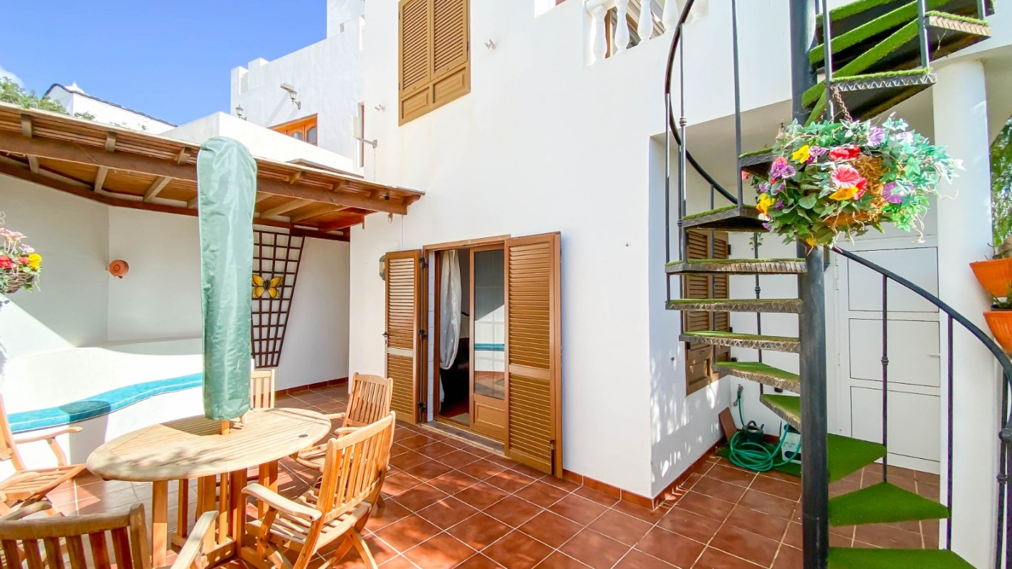 - Costa Teguise - Roper Properties