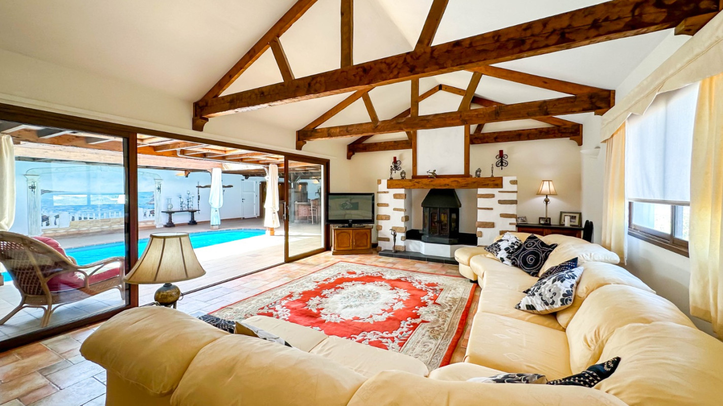 - Las Breñas - Roper Properties