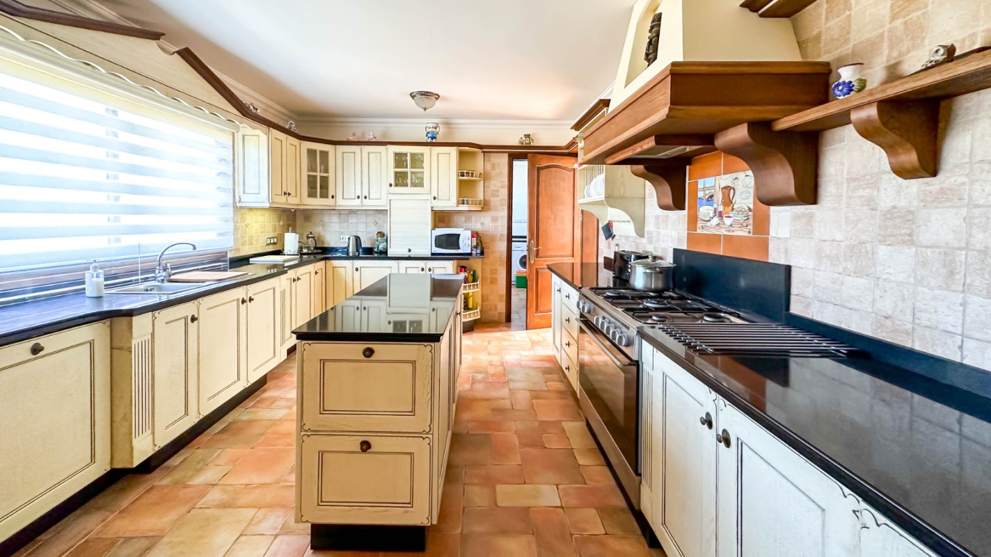 - Las Breñas - Roper Properties