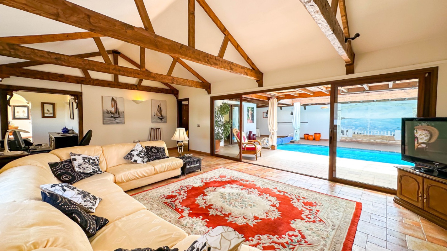 - Las Breñas - Roper Properties