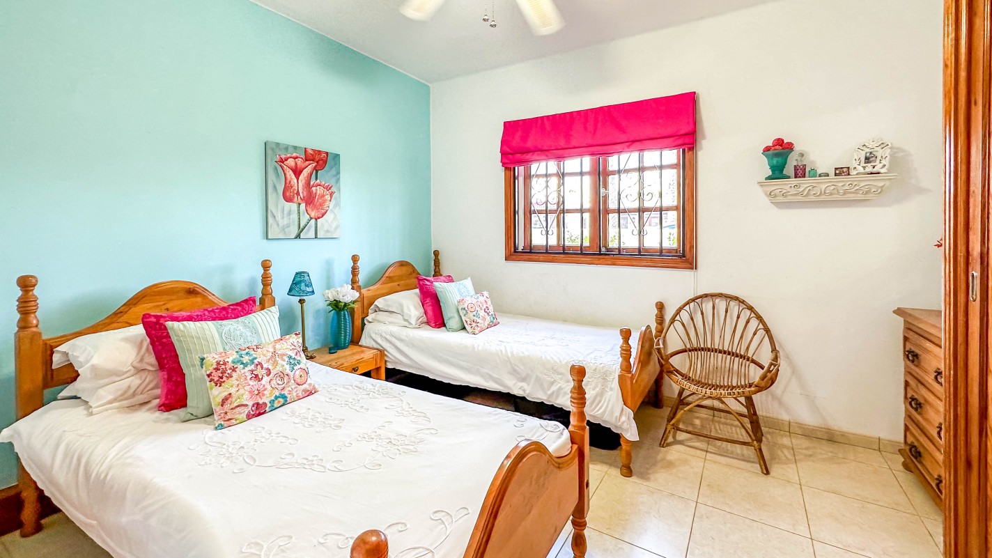 Oasis San Antonio - Puerto Del Carmen - Roper Properties