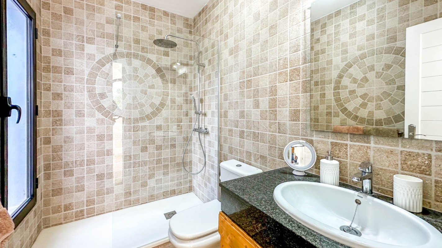 - Playa Blanca - Roper Properties