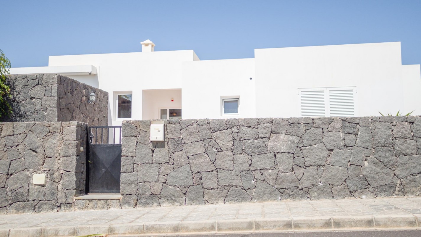 - Puerto Calero - Roper Properties