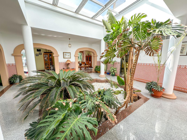 4 Bedroom  House / Villa 3
