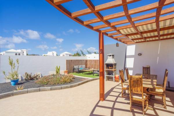 5 Bedroom  House / Villa 2