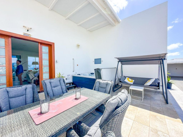 4 Bedroom  House / Villa 2
