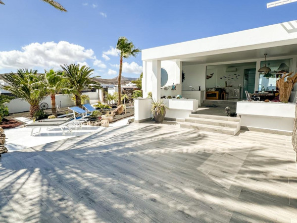 4 Bedroom  House / Villa 2