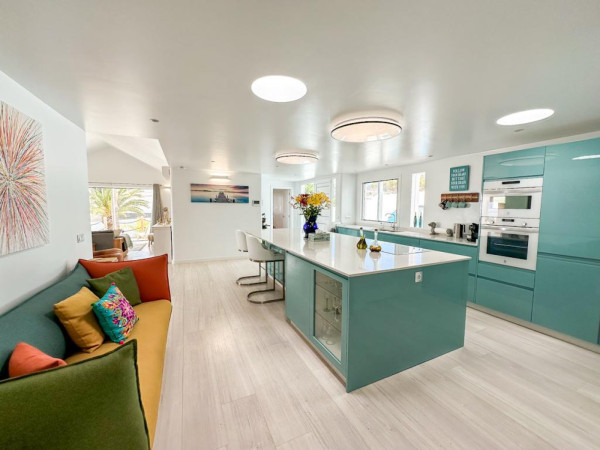 4 Bedroom  House / Villa 3