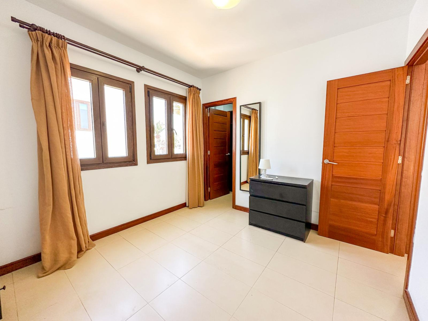 Noray - Puerto Calero - Roper Properties