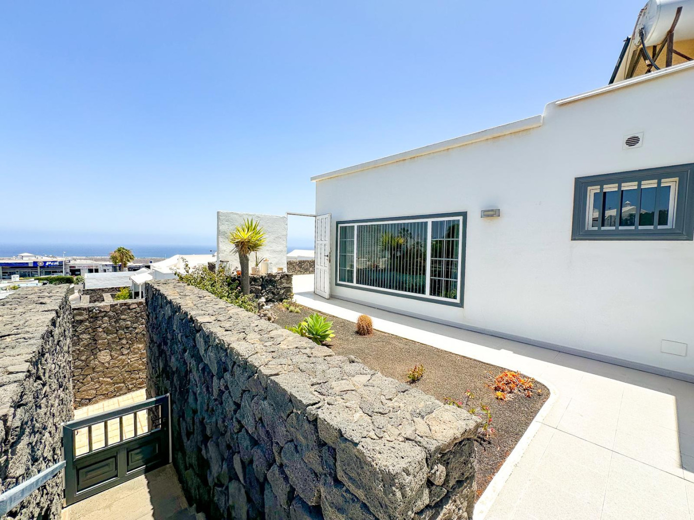 - Tias - Roper Properties