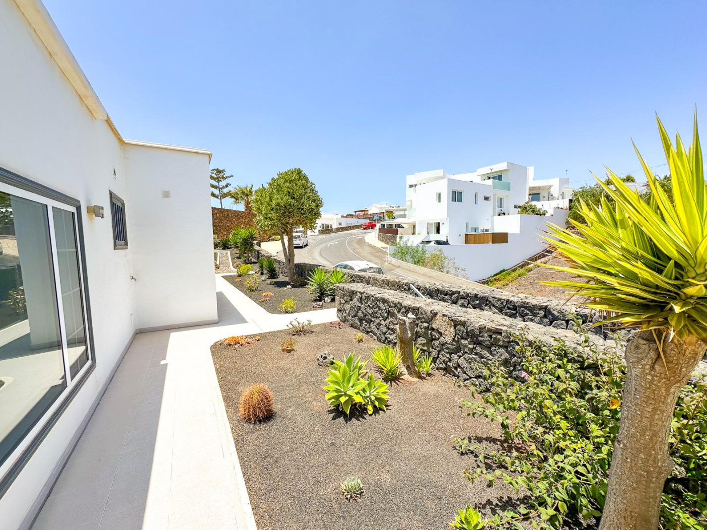 - Tias - Roper Properties