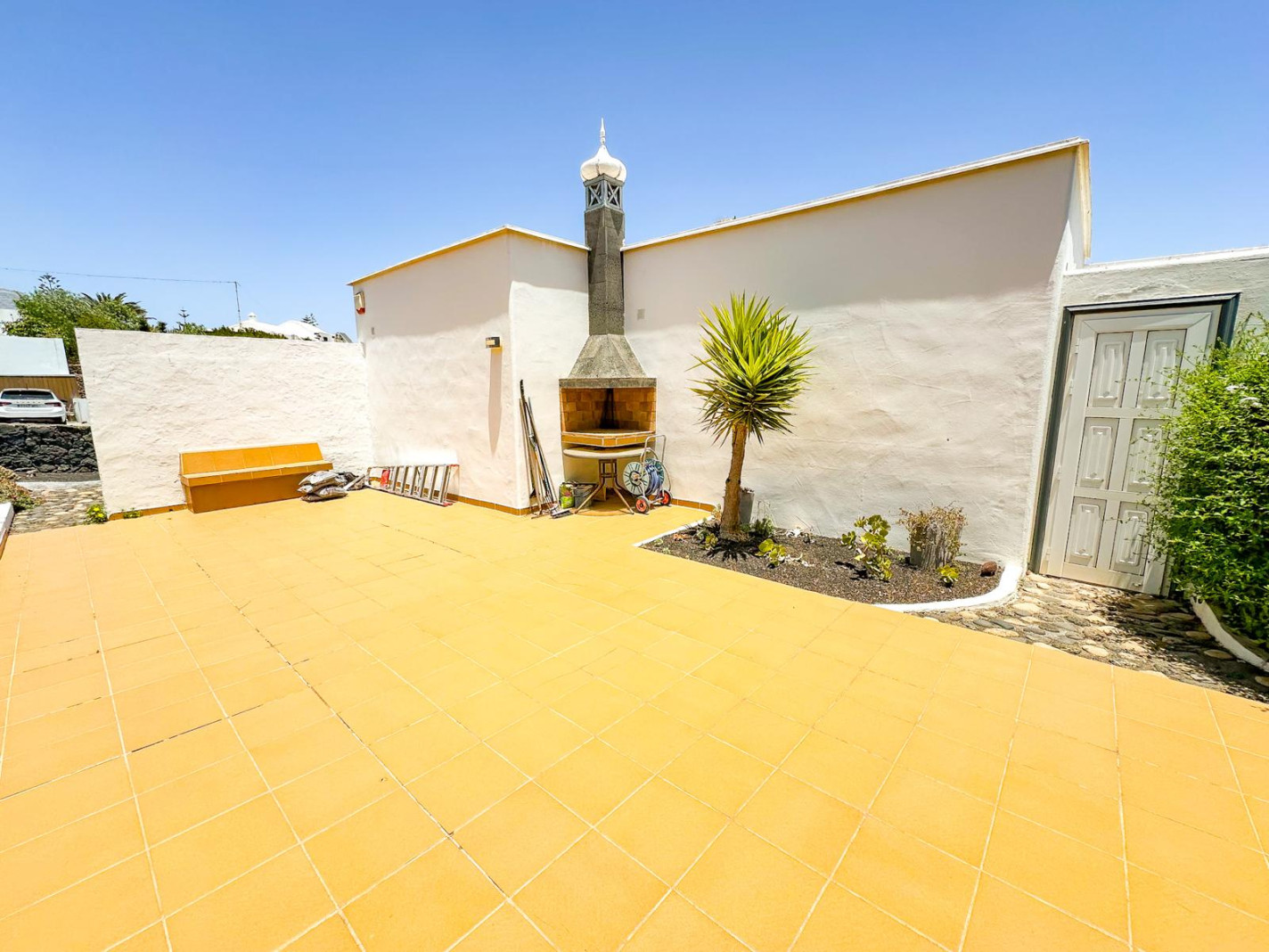 - Tias - Roper Properties