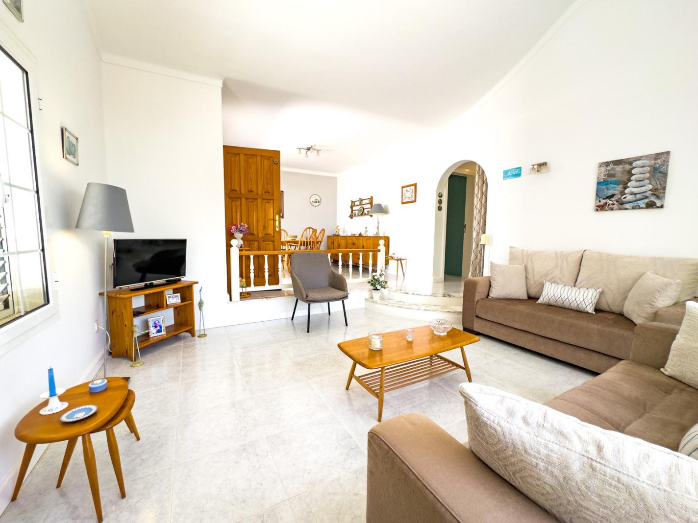 - Tias - Roper Properties