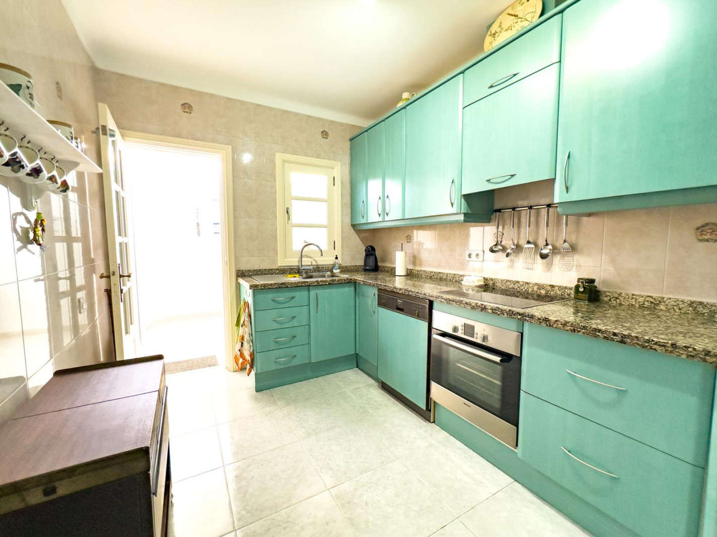 - Tias - Roper Properties