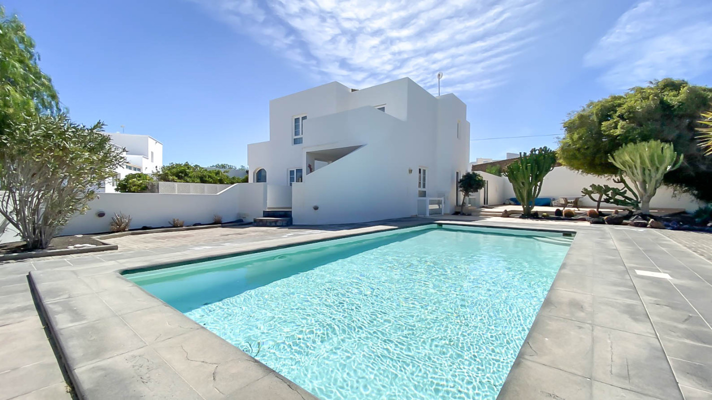 - Tias - Roper Properties