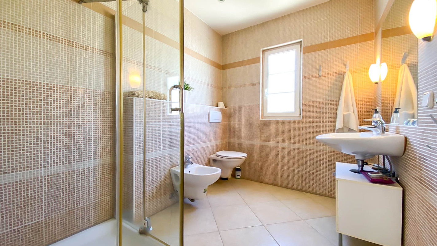 - Tias - Roper Properties