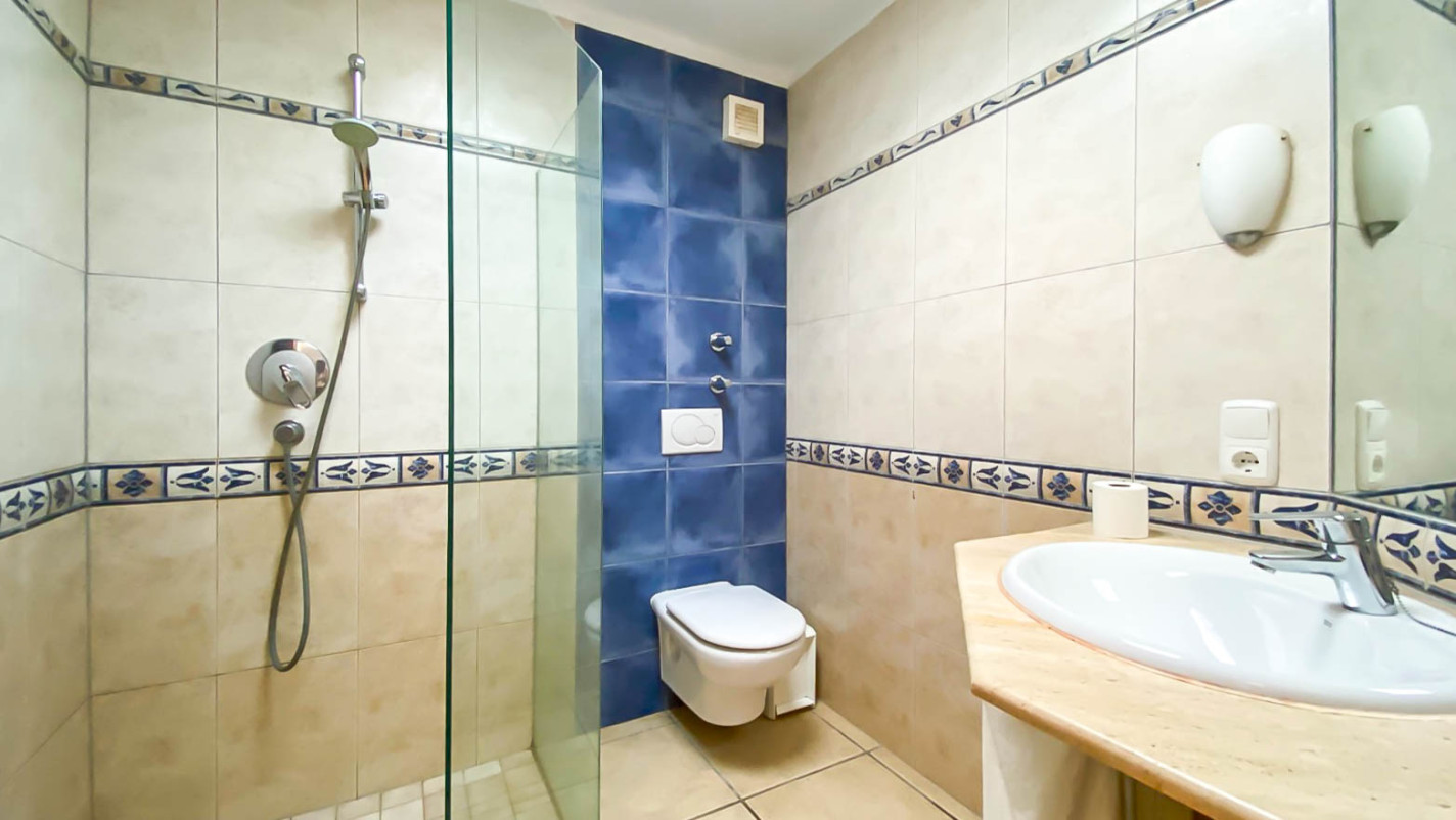 - Tias - Roper Properties