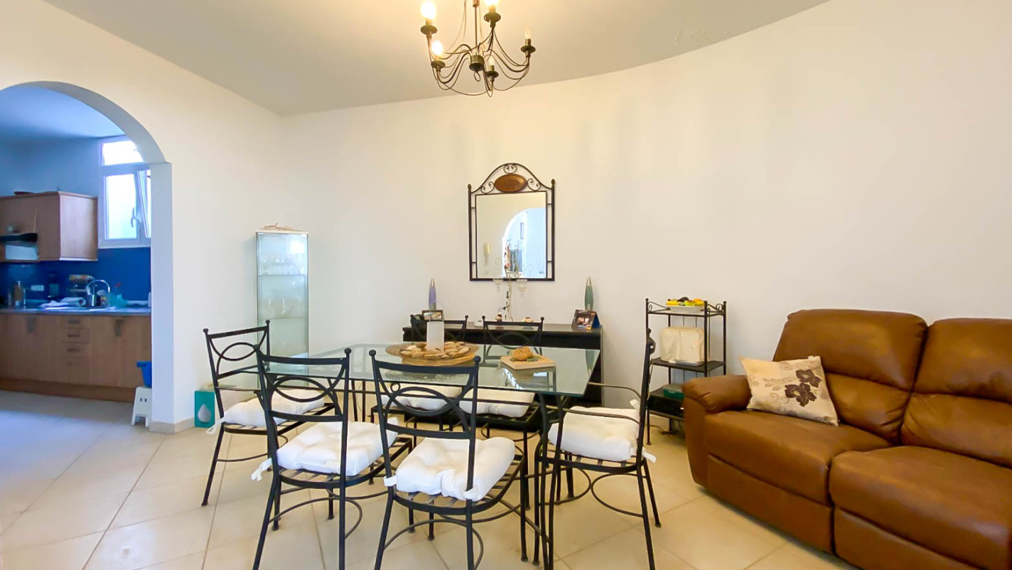 - Tias - Roper Properties
