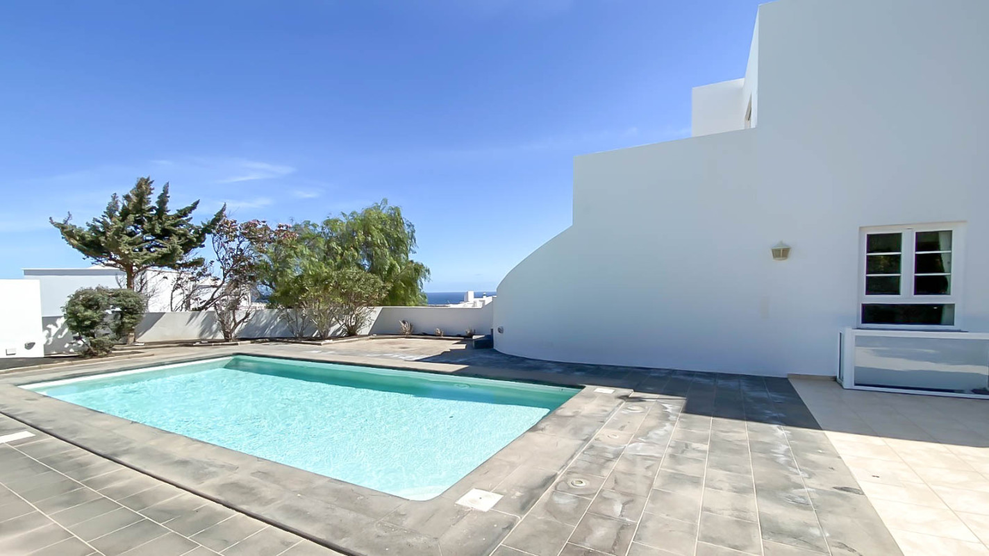 - Tias - Roper Properties