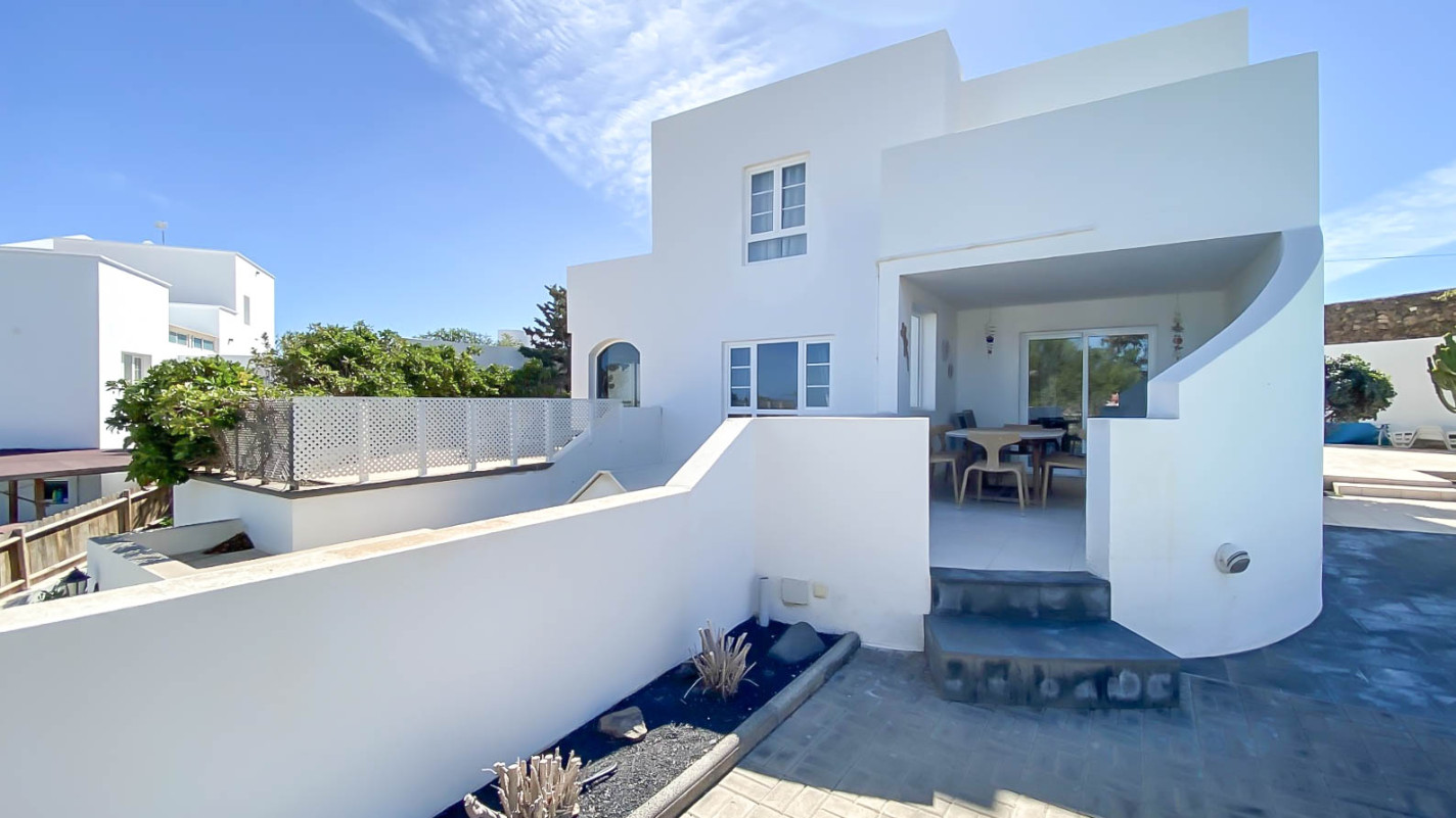 - Tias - Roper Properties