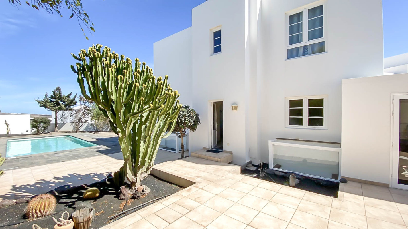- Tias - Roper Properties