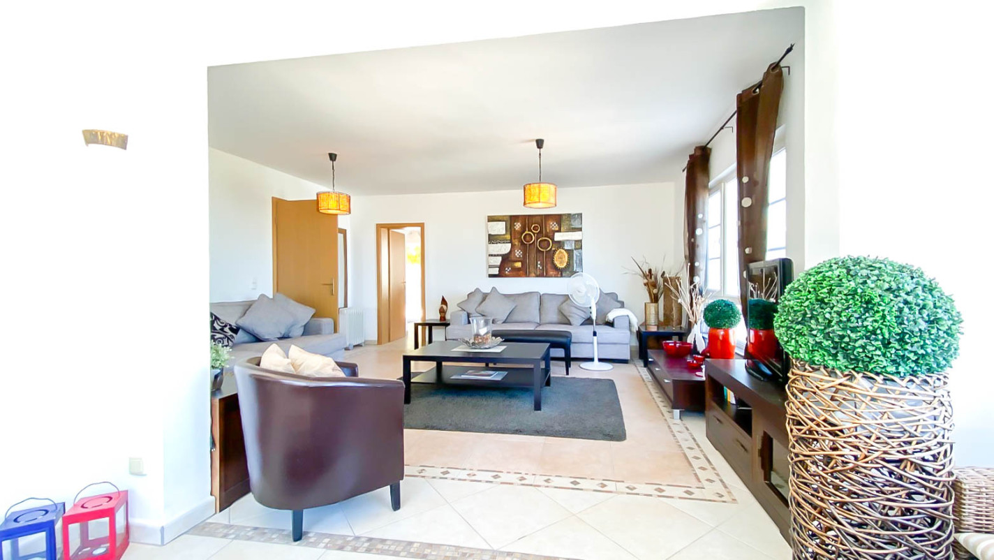 - Tias - Roper Properties