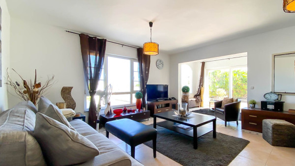 6 Bedroom  House / Villa + Apartment 2