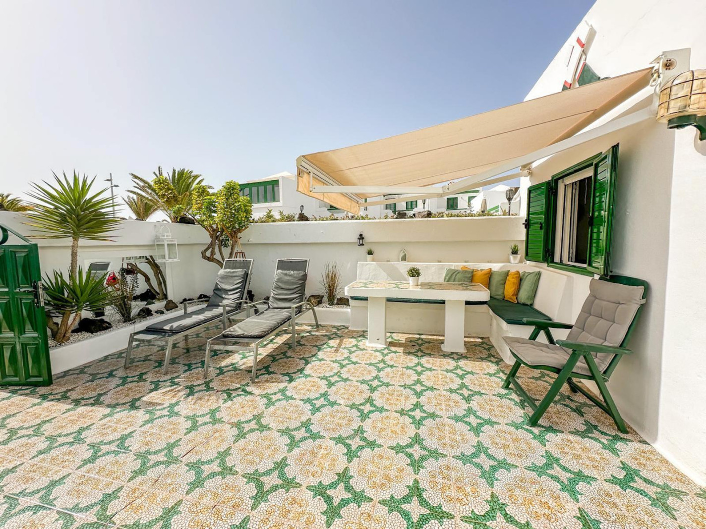 Palmeras Beach - Puerto Del Carmen - Roper Properties