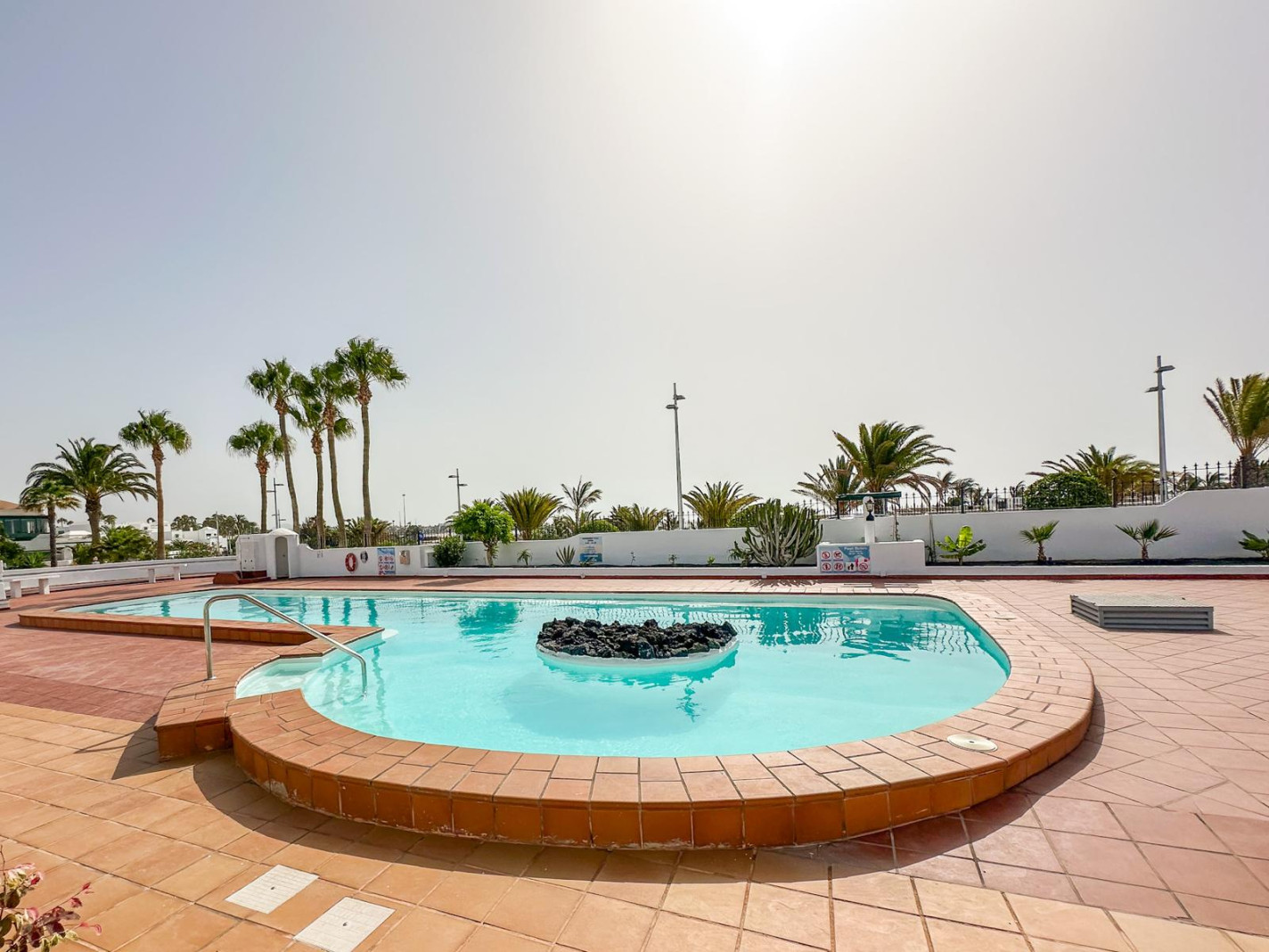 Palmeras Beach - Puerto Del Carmen - Roper Properties