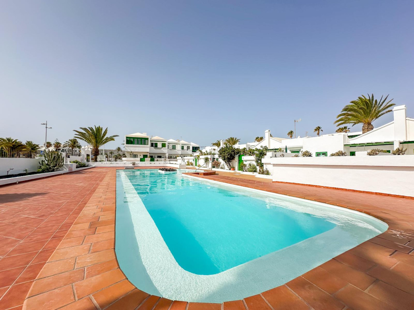 Palmeras Beach - Puerto Del Carmen - Roper Properties