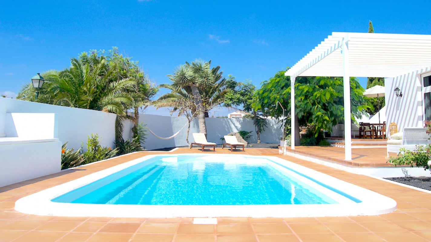 - Costa Teguise - Roper Properties